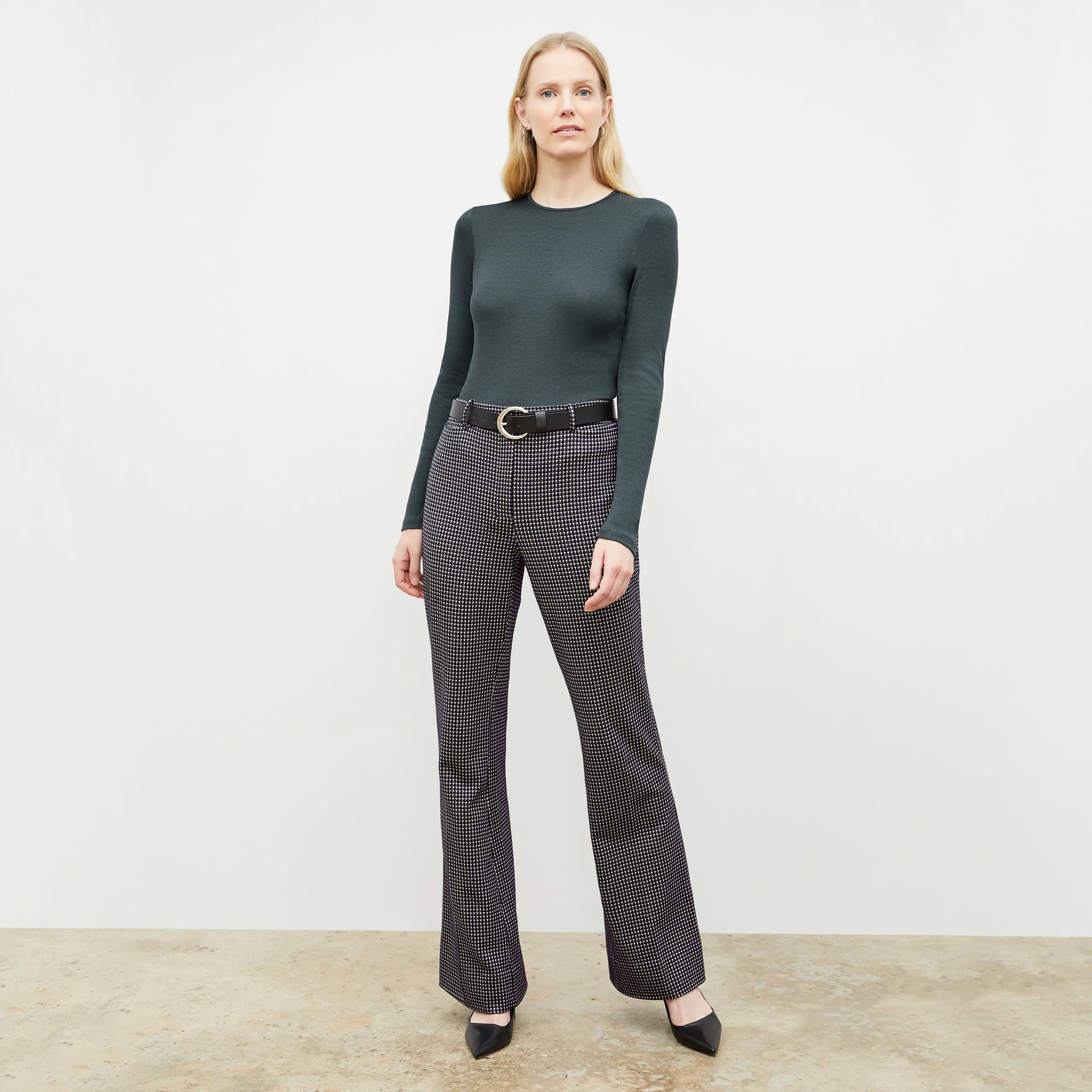 Horton Flare Trouser - Stretch Houndstooth :: Black / White