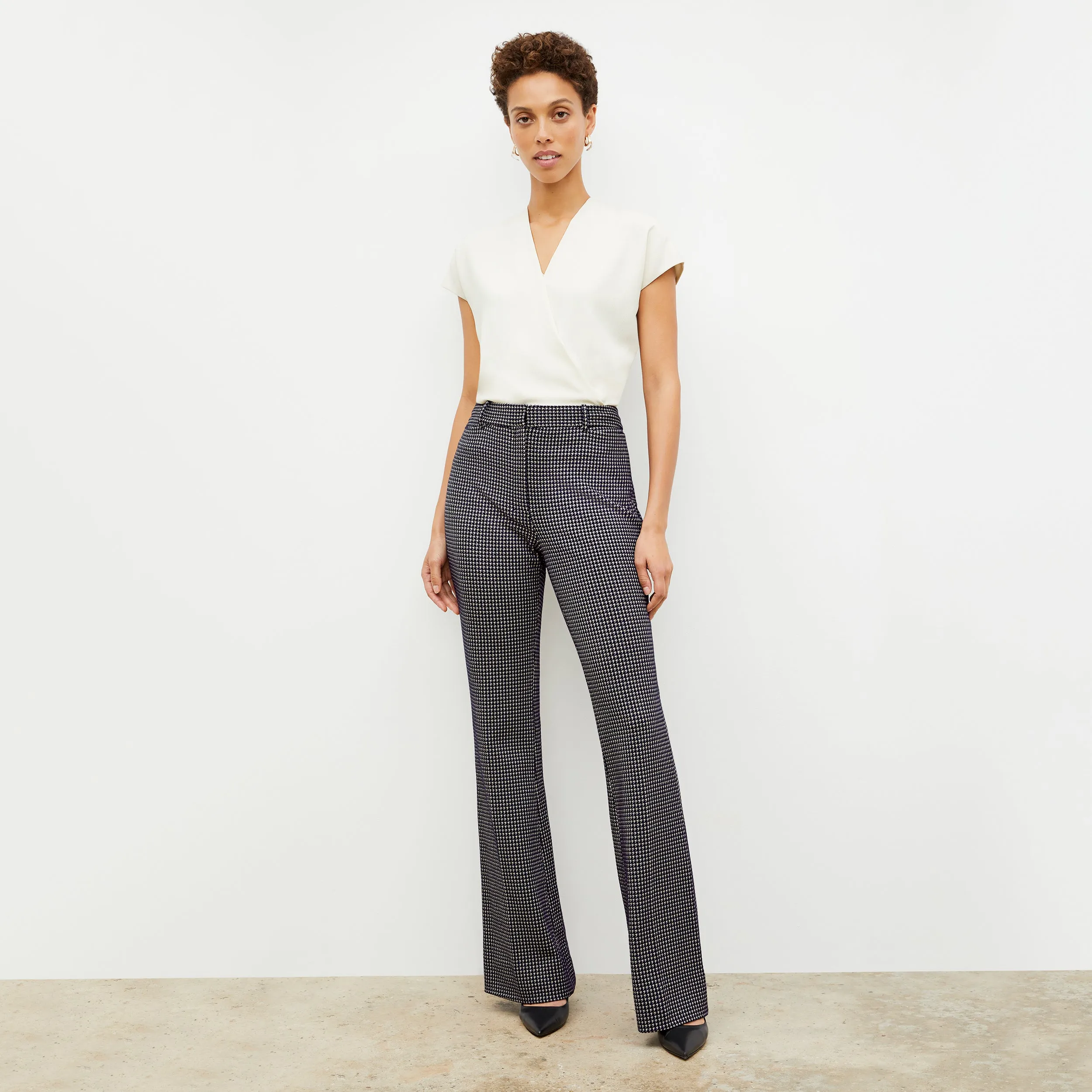 Horton Flare Trouser - Stretch Houndstooth :: Black / White