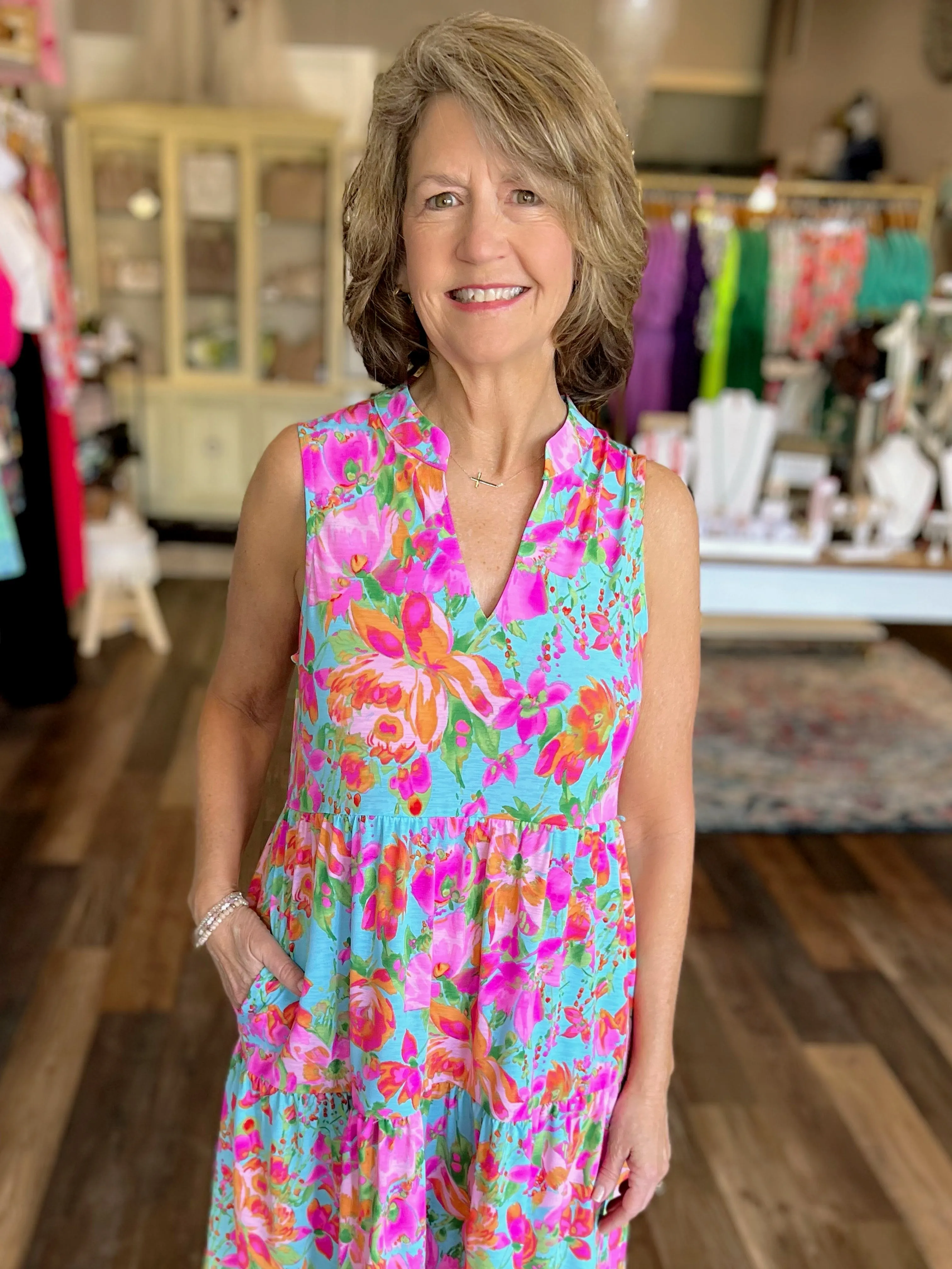 Vacay Ready Floral Print Sleeveless Dress in Curvy